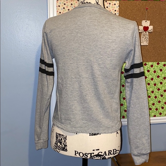 🔥On Fire Crop Hustle Sweater🔥 - Picture 3 of 5